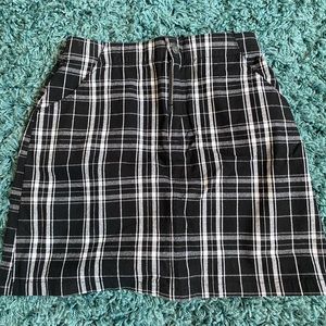 Black and white plaid skirt